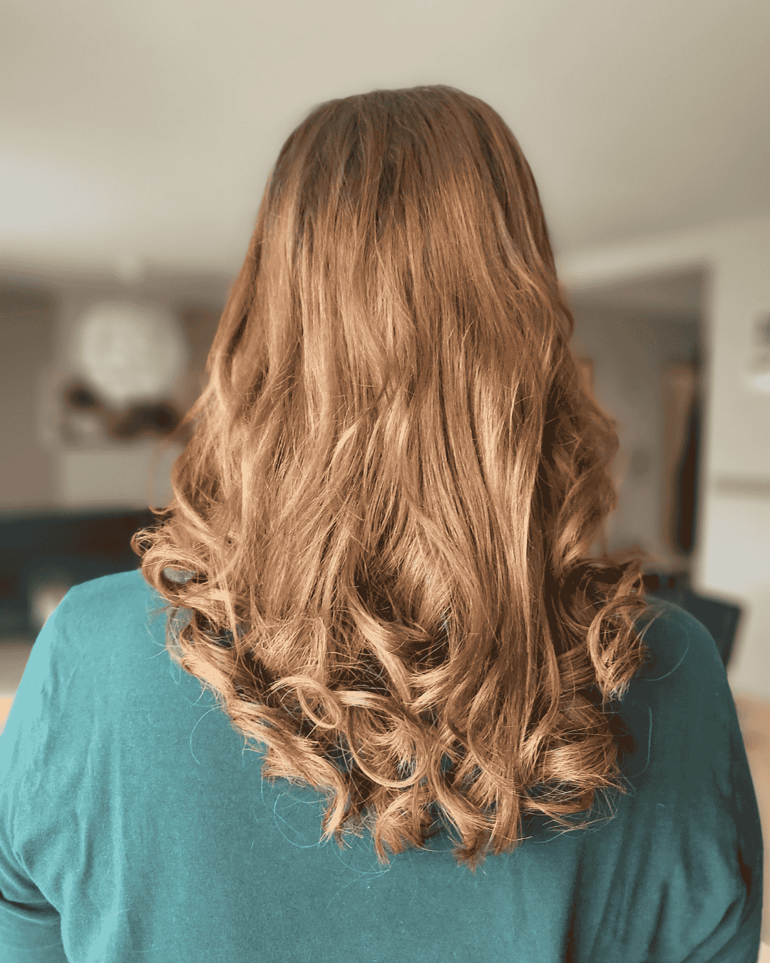 Vorher-Nachher: Komplette Haartransformation bei Fiona Giganti Gesundes, strahlendes Haar nach der Transformation durch Fiona Giganti