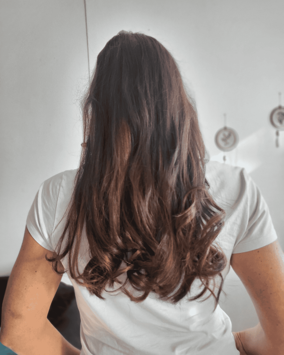 Vorher-Nachher: Professionelle Haarfarbe und Schnitt bei Fiona Giganti Frischer Look mit neuer Haarfarbe und modernem Schnitt von Fiona Giganti